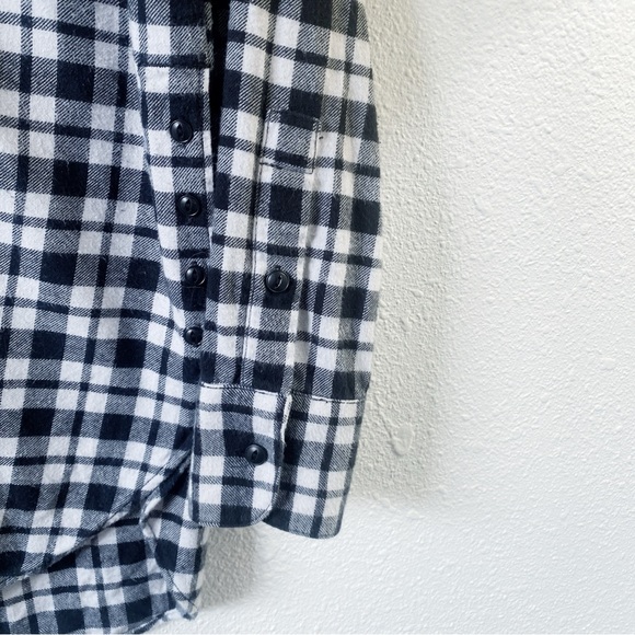 Madewell Plaid Button Down Long Sleeve - Picture 2 of 4